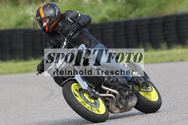 Archiv-2025/10 23.04.2025 Cornu Master School ADR/gruen-vert/60